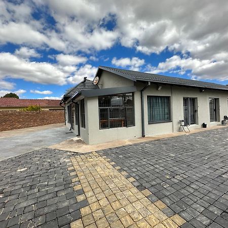 Favour Guest House Polokwane Zewnętrze zdjęcie