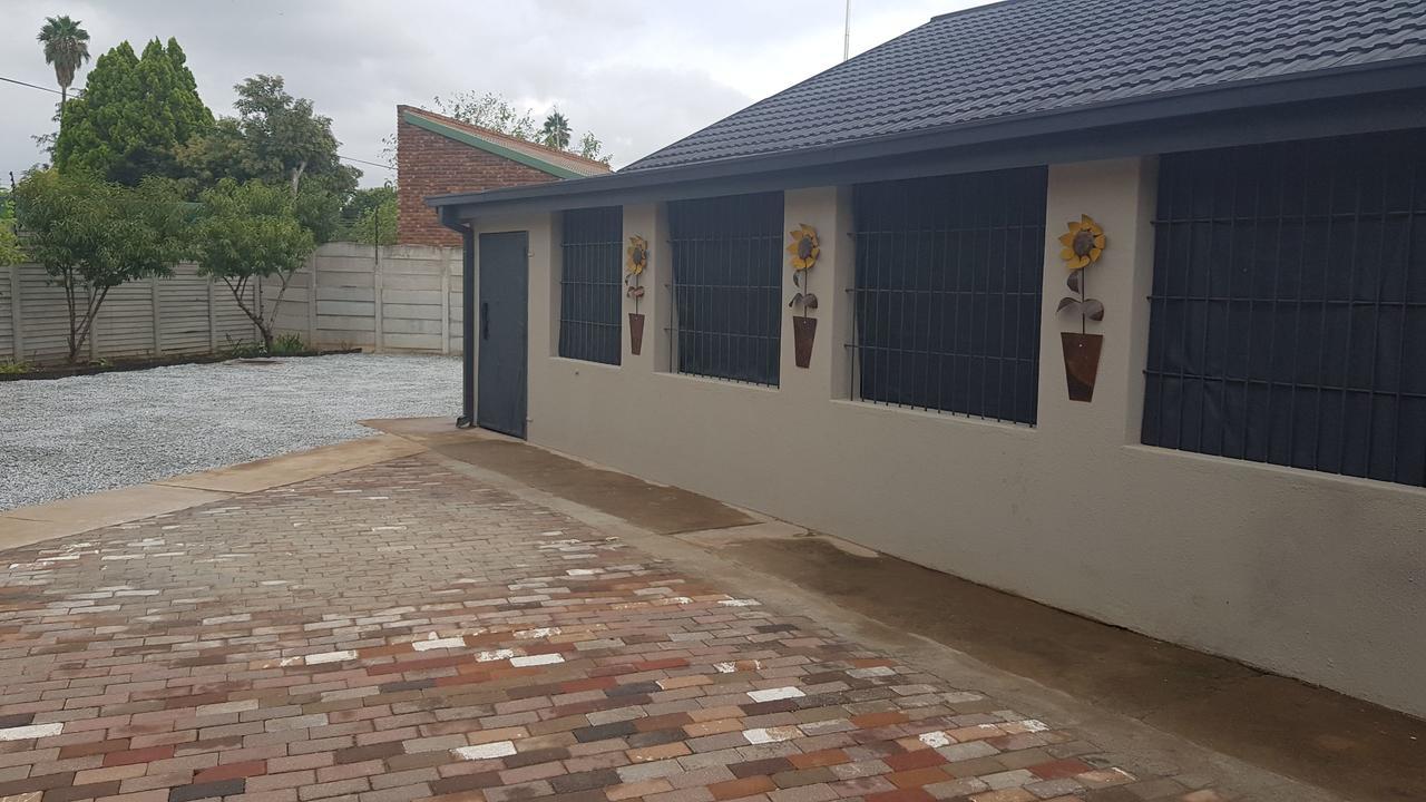 Favour Guest House Polokwane Zewnętrze zdjęcie